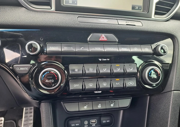 Kia Sportage cena 75500 przebieg: 179521, rok produkcji 2016 z Bochnia małe 781